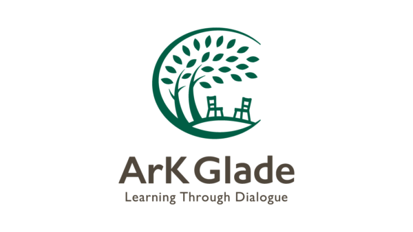 大学向けコンサルティング会社のロゴ「ArK Glade」